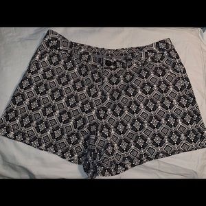 BCG Black and White Pattern Shorts/ Size 10